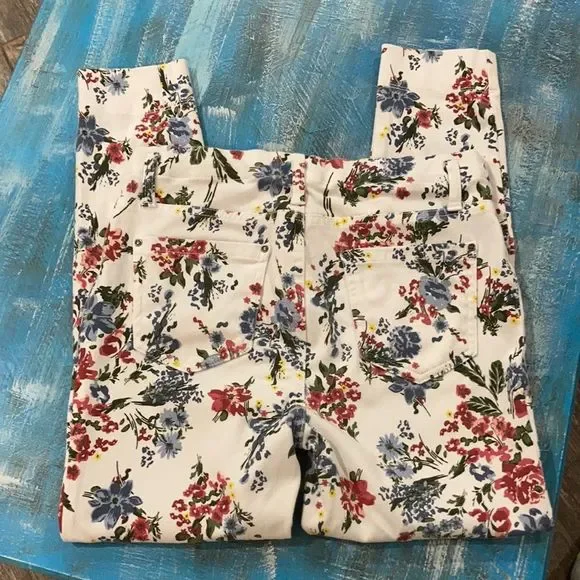 EUC Women’s Time and Tru Floral Print Jegging - Picture 2 of 6